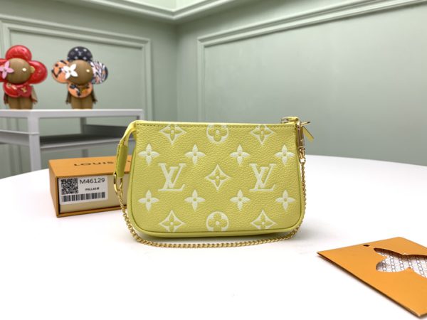 Louis Vuitton Mother's Day special Mini Pochette Accessoires Clutch - Image 3