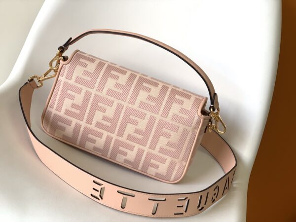 Fendi Baguette Classic Medium Handbag - Pink - Image 5